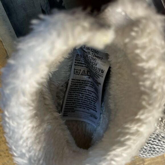 BABY GAP SHERPA LINED BOOTIES LIGHT GRAY MARLED SIZE 6-12 MONTHS NWT - Picture 4 of 5